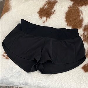 Black Lululemon size4 short.  Like new.